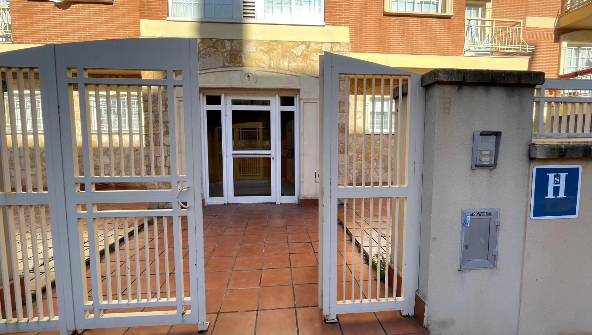 Aljama Burgos Aparthotel Exterior photo